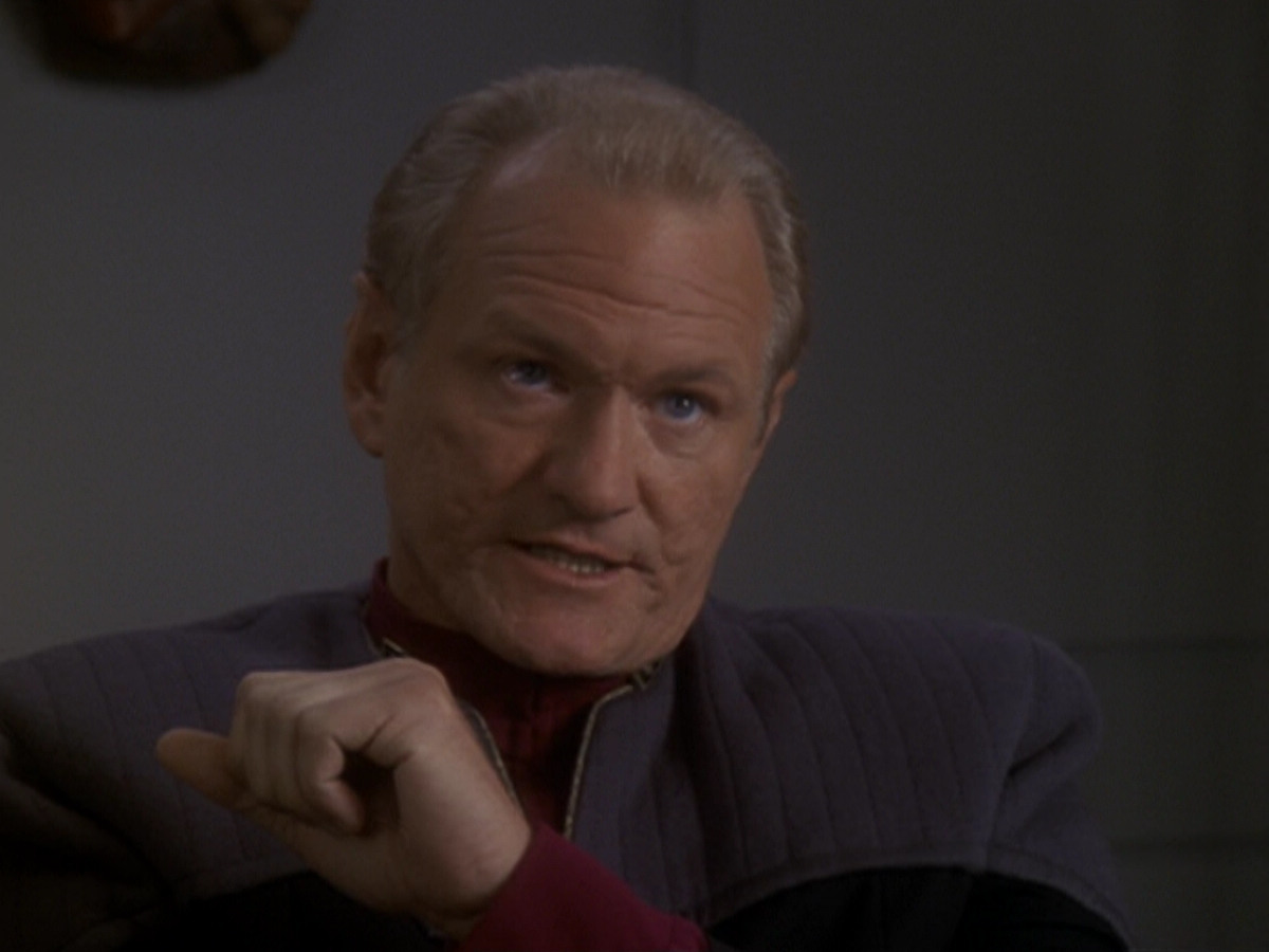 extant_StarTrek_DS9_6x05-FavorTheBold_00604.jpg