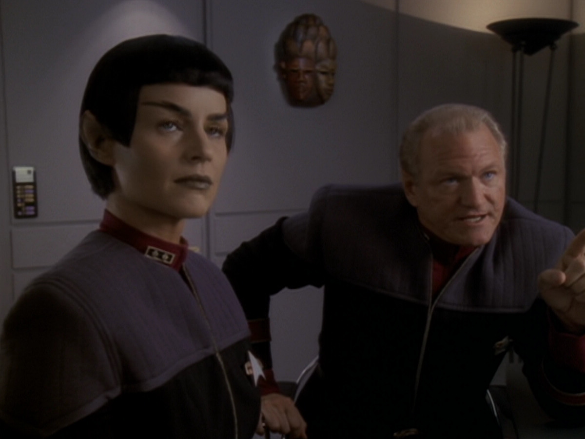 extant_StarTrek_DS9_6x05-FavorTheBold_00624.jpg