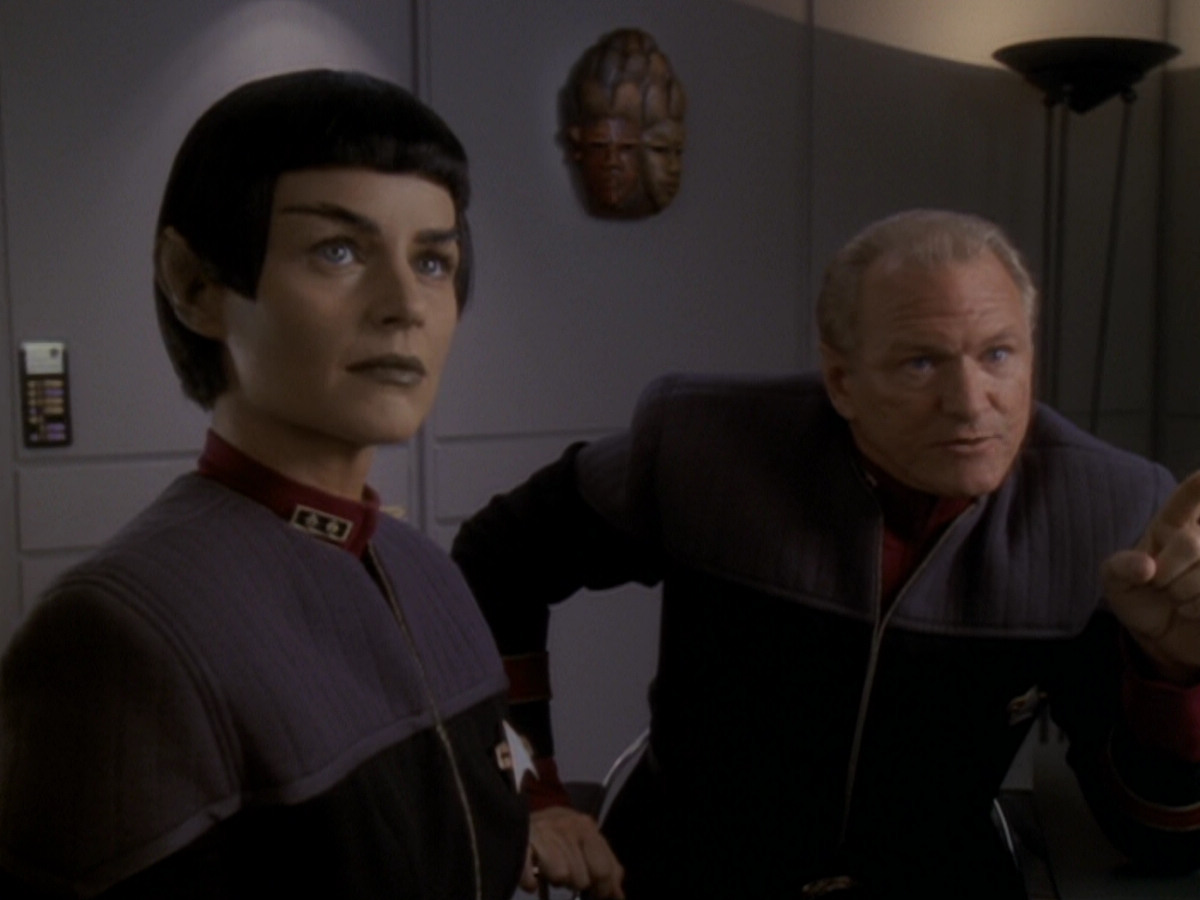 extant_StarTrek_DS9_6x05-FavorTheBold_00625.jpg