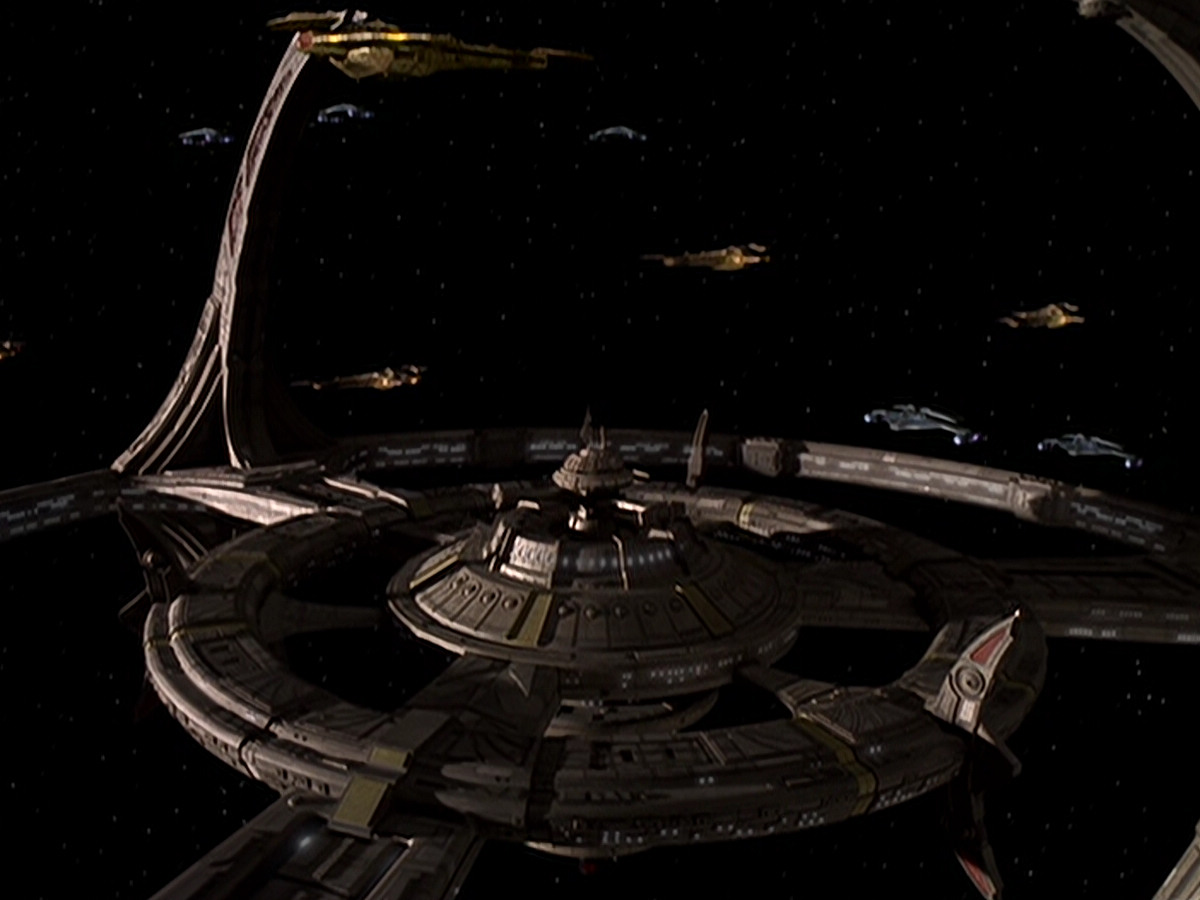 extant_StarTrek_DS9_6x05-FavorTheBold_00651.jpg