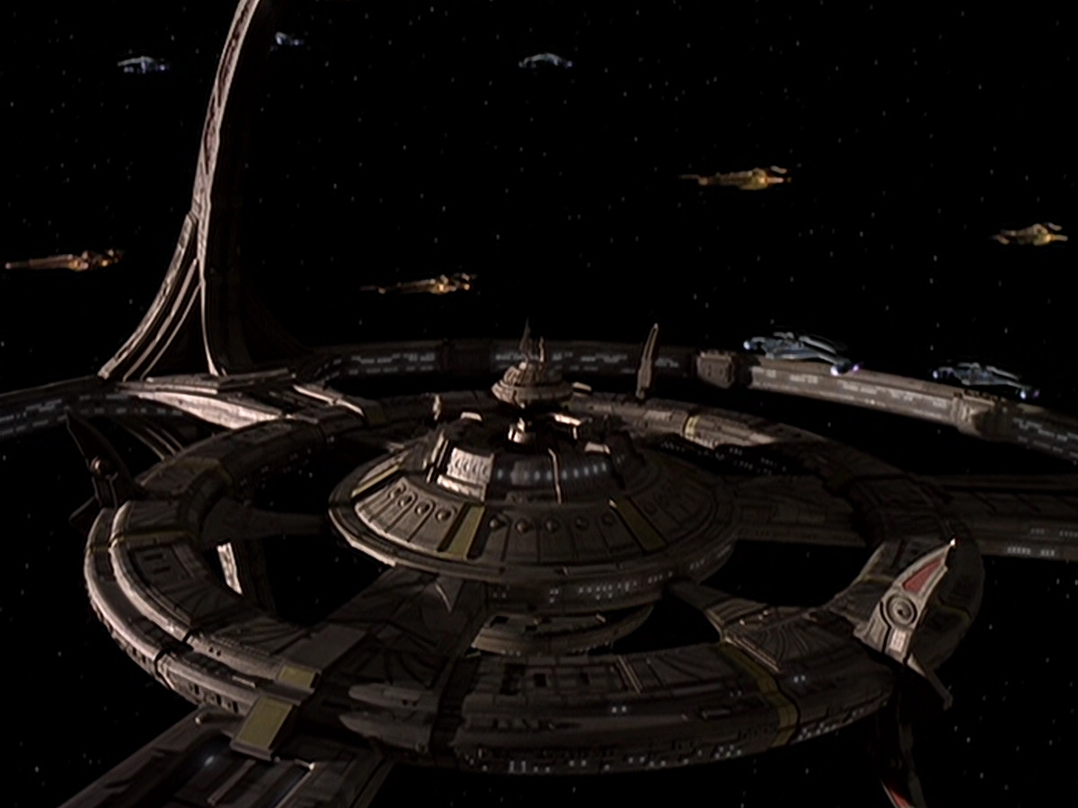 extant_StarTrek_DS9_6x05-FavorTheBold_00654.jpg