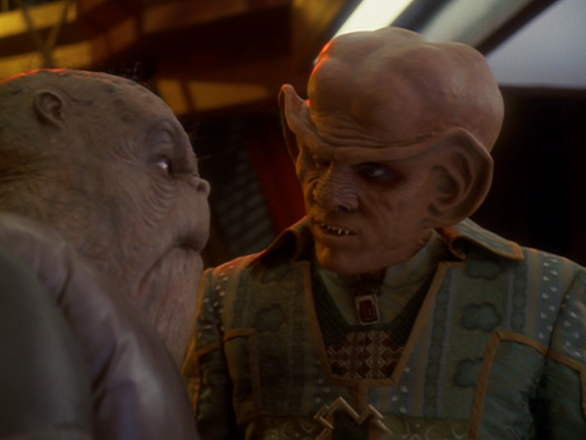 extant_StarTrek_DS9_6x05-FavorTheBold_00671.jpg