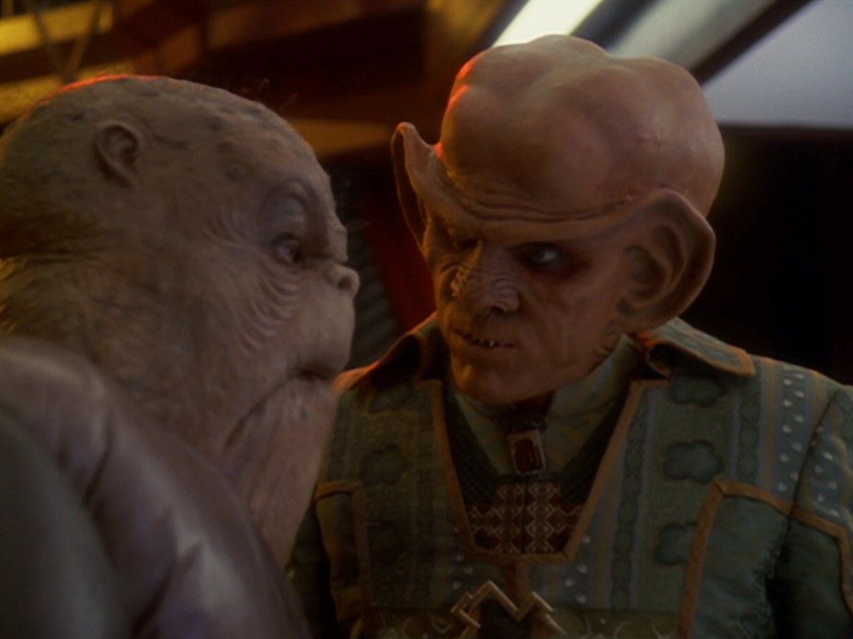 extant_StarTrek_DS9_6x05-FavorTheBold_00672.jpg