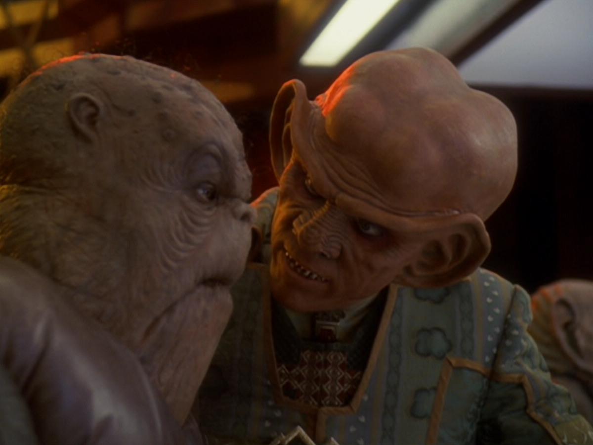 extant_StarTrek_DS9_6x05-FavorTheBold_00689.jpg