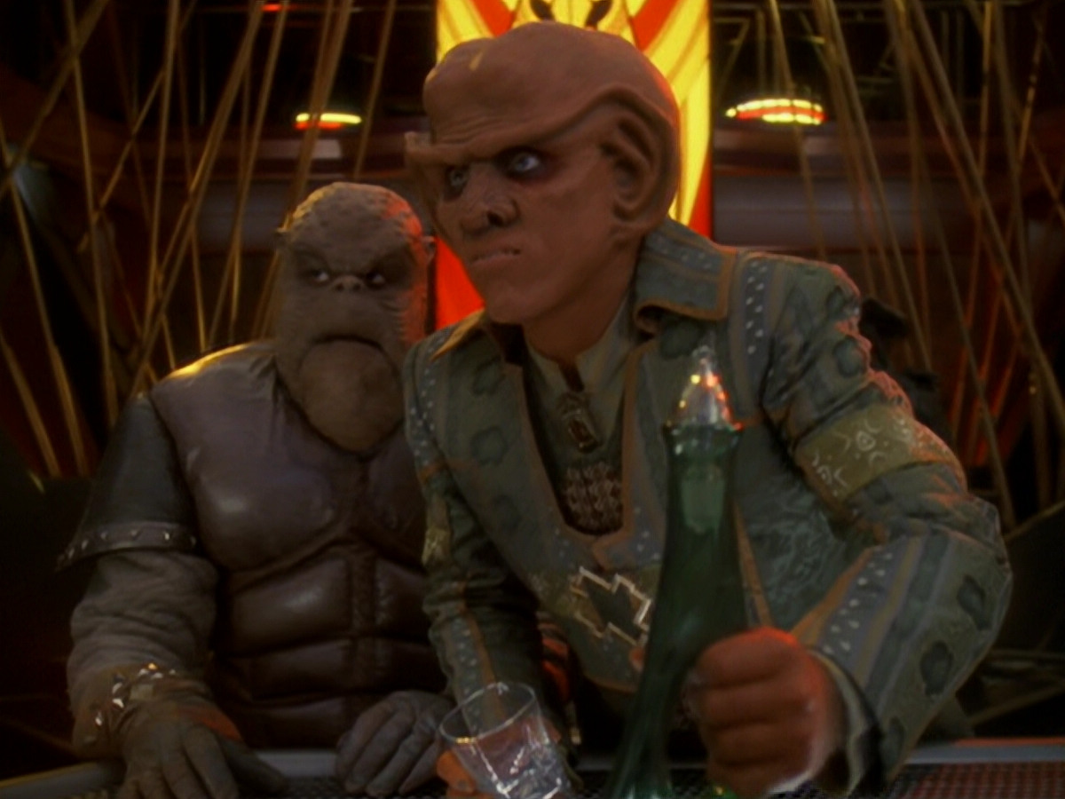 extant_StarTrek_DS9_6x05-FavorTheBold_00702.jpg
