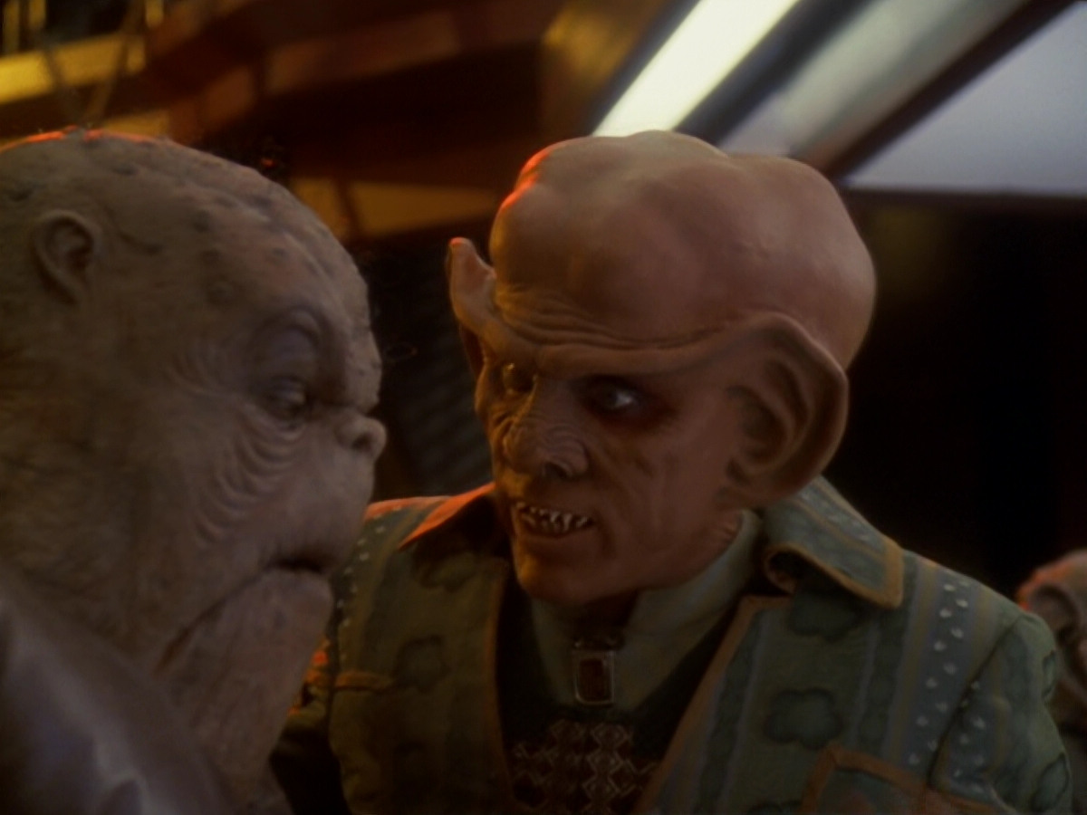 extant_StarTrek_DS9_6x05-FavorTheBold_00711.jpg