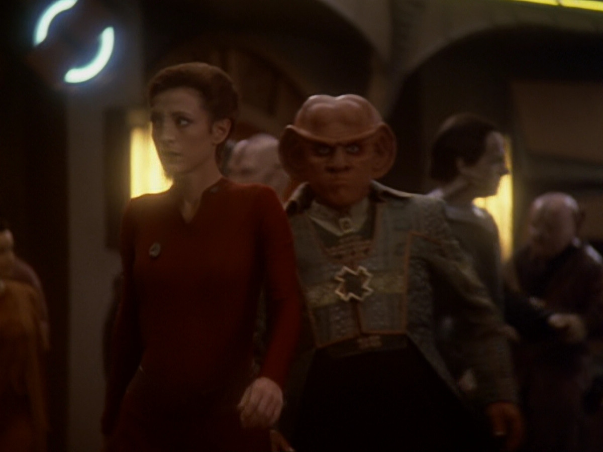 extant_StarTrek_DS9_6x05-FavorTheBold_00725.jpg