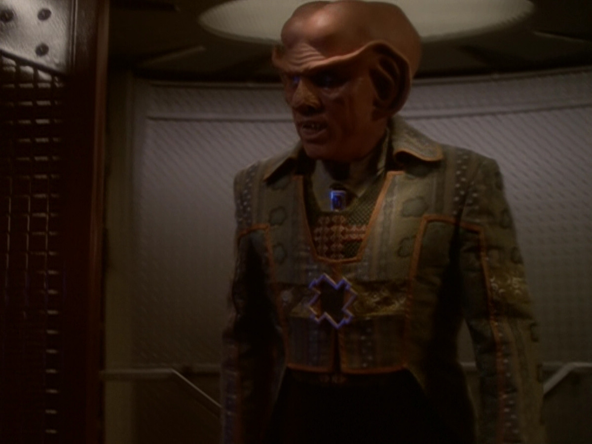 extant_StarTrek_DS9_6x05-FavorTheBold_00735.jpg