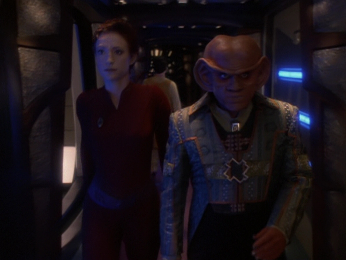 extant_StarTrek_DS9_6x05-FavorTheBold_00748.jpg