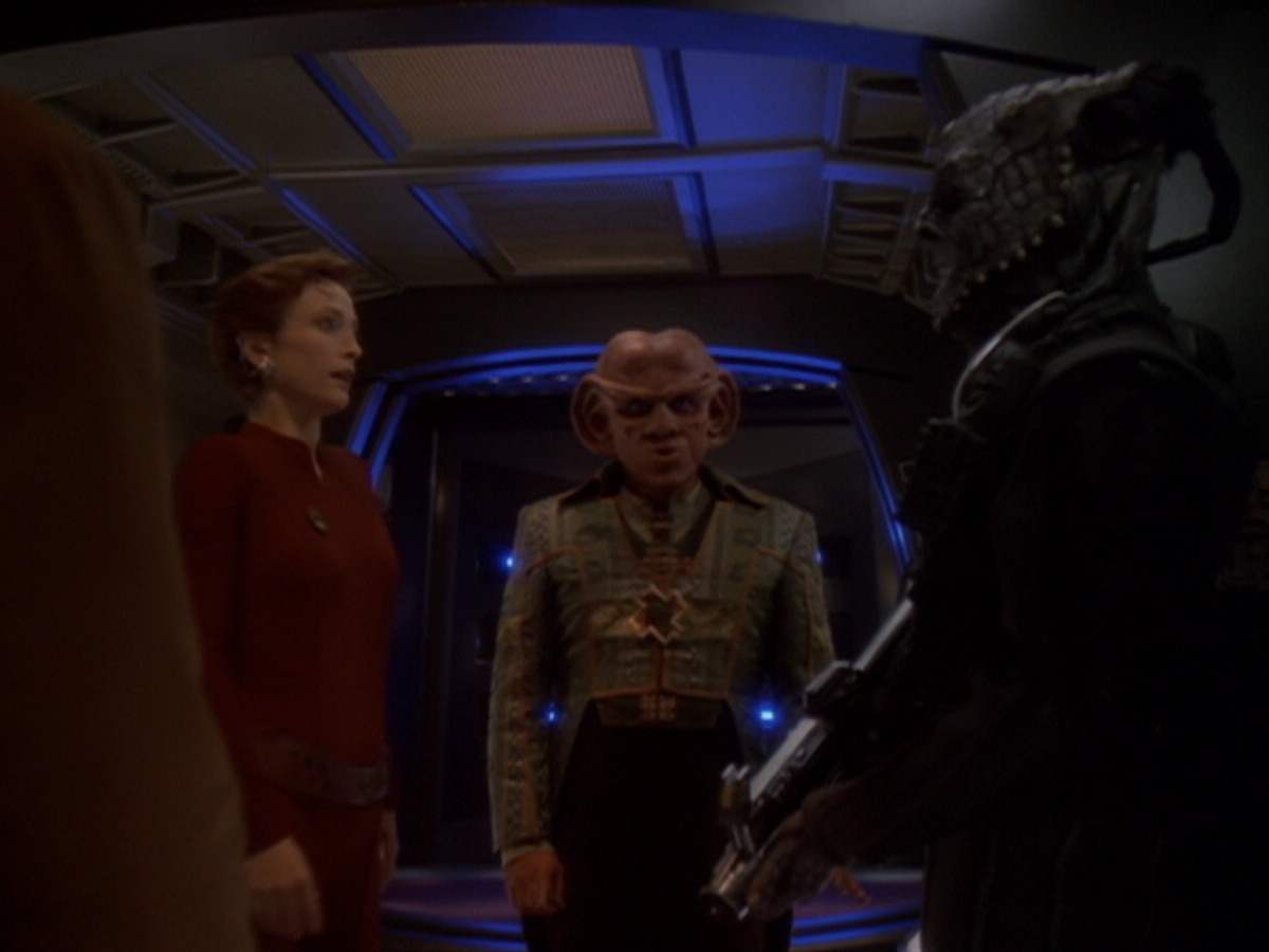 extant_StarTrek_DS9_6x05-FavorTheBold_00766.jpg