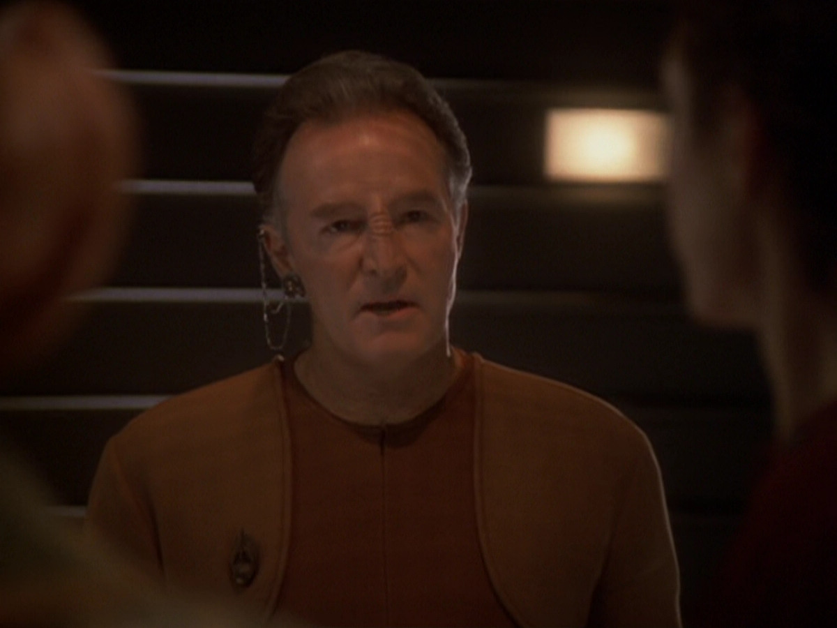 extant_StarTrek_DS9_6x05-FavorTheBold_00777.jpg