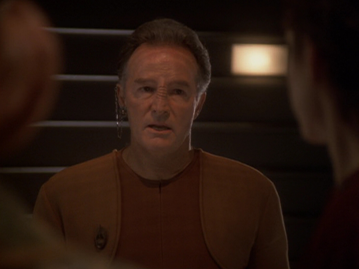 extant_StarTrek_DS9_6x05-FavorTheBold_00788.jpg