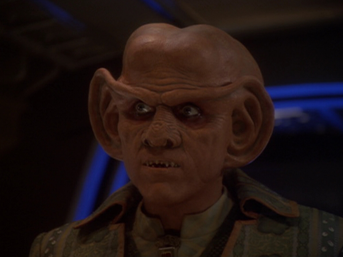 extant_StarTrek_DS9_6x05-FavorTheBold_00792.jpg