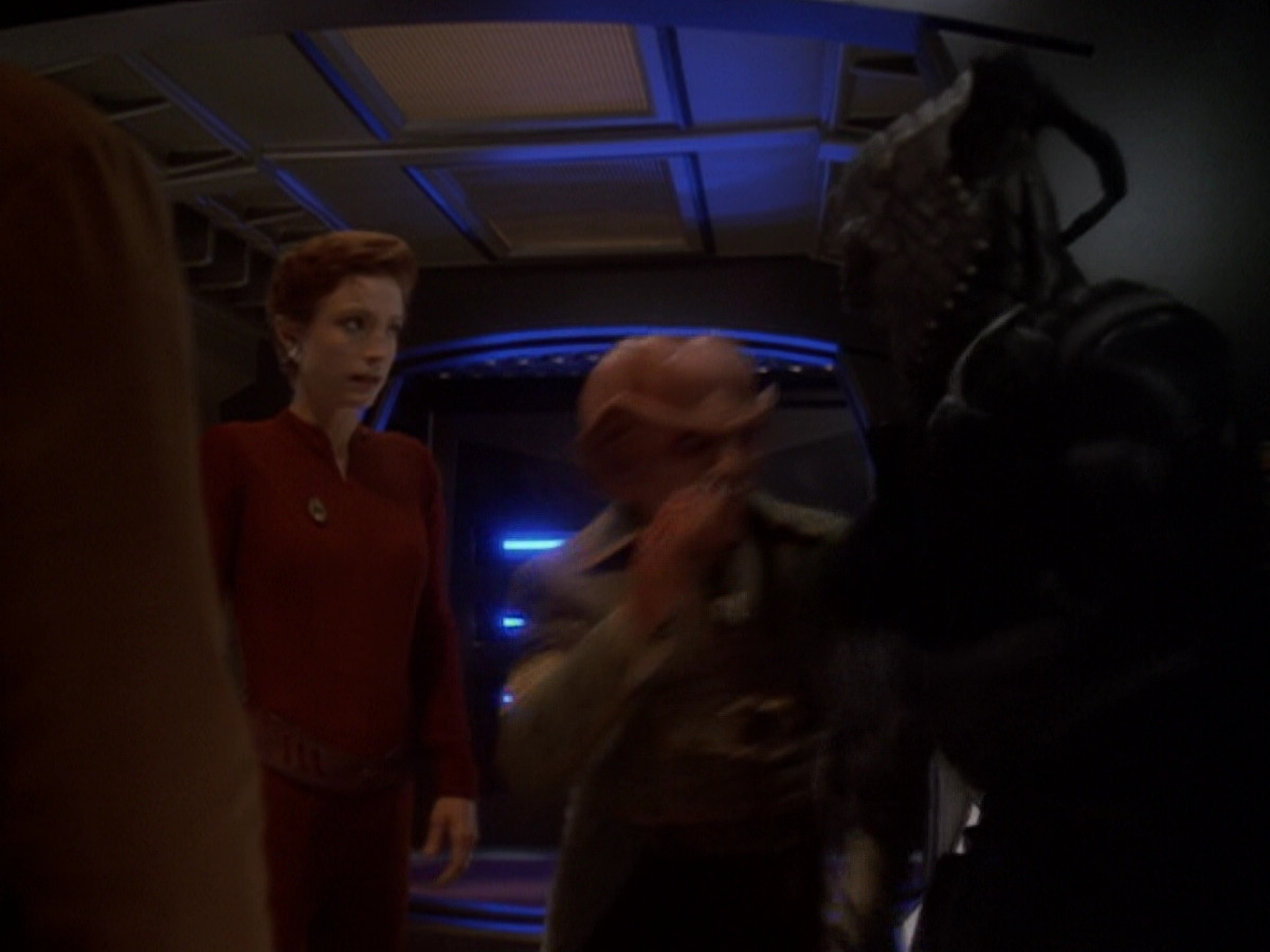 extant_StarTrek_DS9_6x05-FavorTheBold_00796.jpg