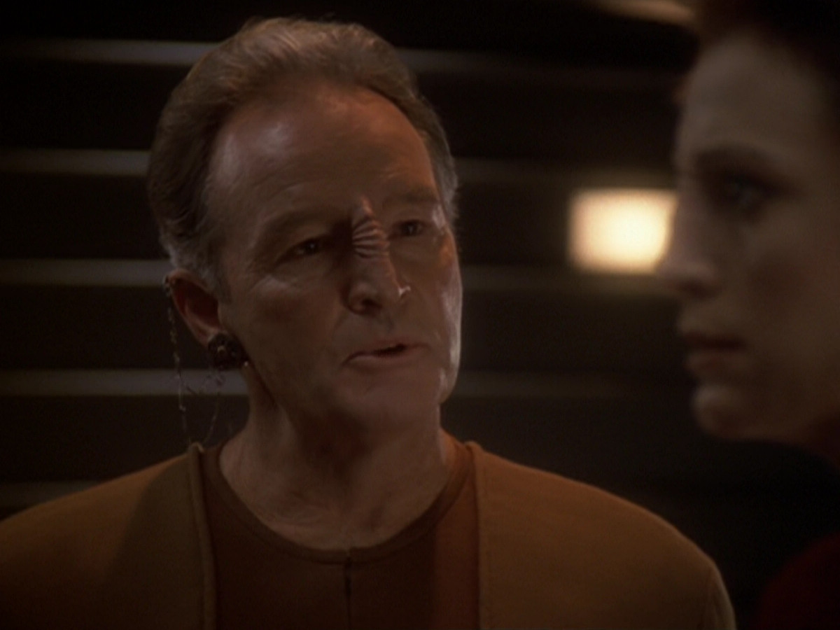 extant_StarTrek_DS9_6x05-FavorTheBold_00808.jpg