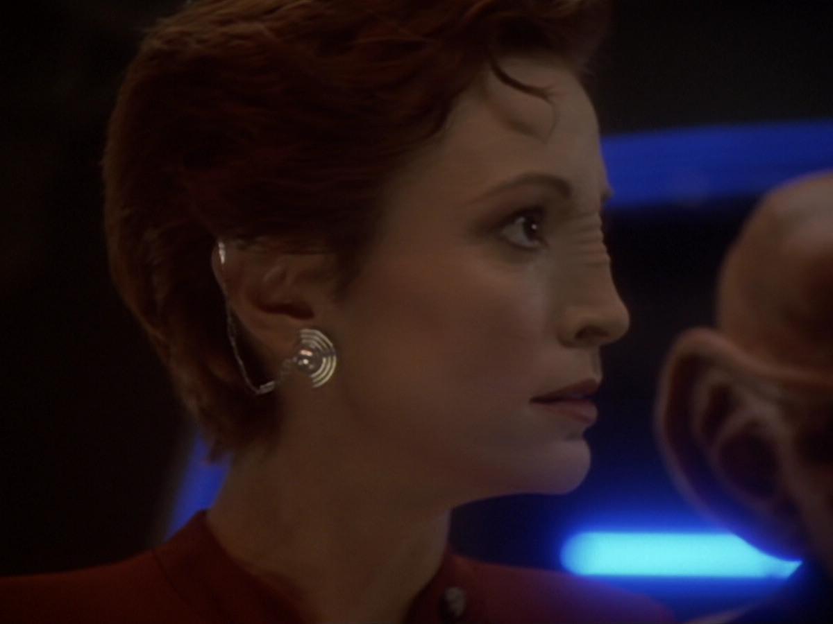 extant_StarTrek_DS9_6x05-FavorTheBold_00811.jpg