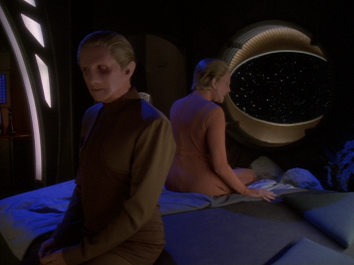 extant_StarTrek_DS9_6x05-FavorTheBold_00836.jpg