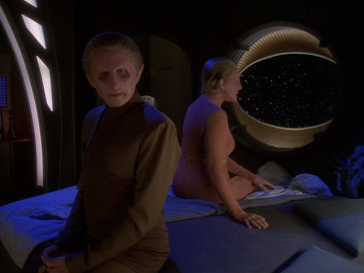 extant_StarTrek_DS9_6x05-FavorTheBold_00855.jpg
