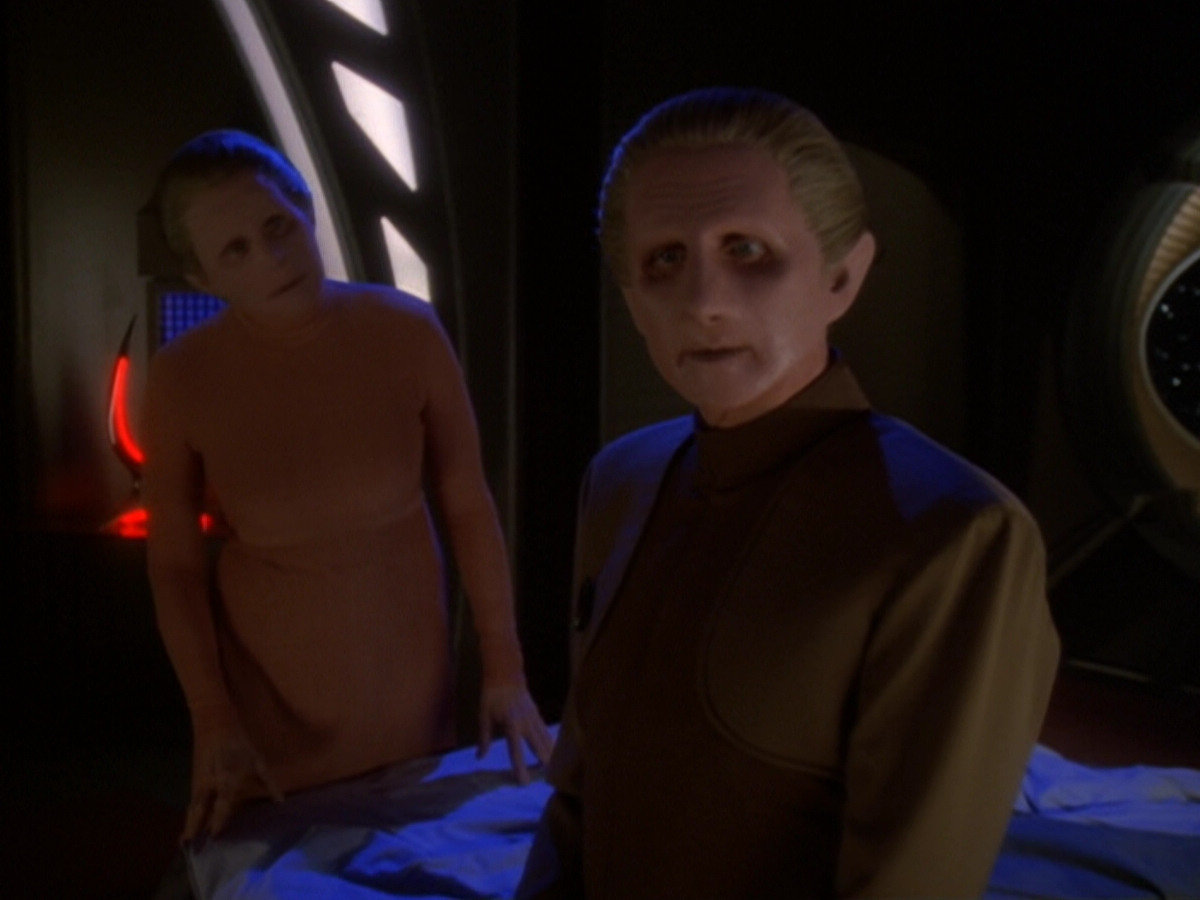 extant_StarTrek_DS9_6x05-FavorTheBold_00874.jpg