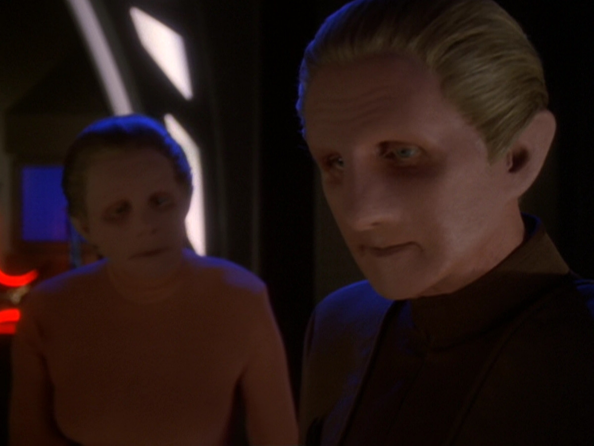 extant_StarTrek_DS9_6x05-FavorTheBold_00887.jpg