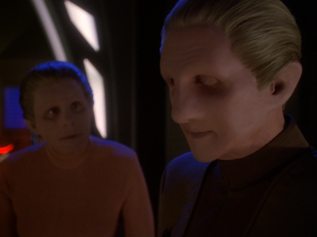 extant_StarTrek_DS9_6x05-FavorTheBold_00889.jpg