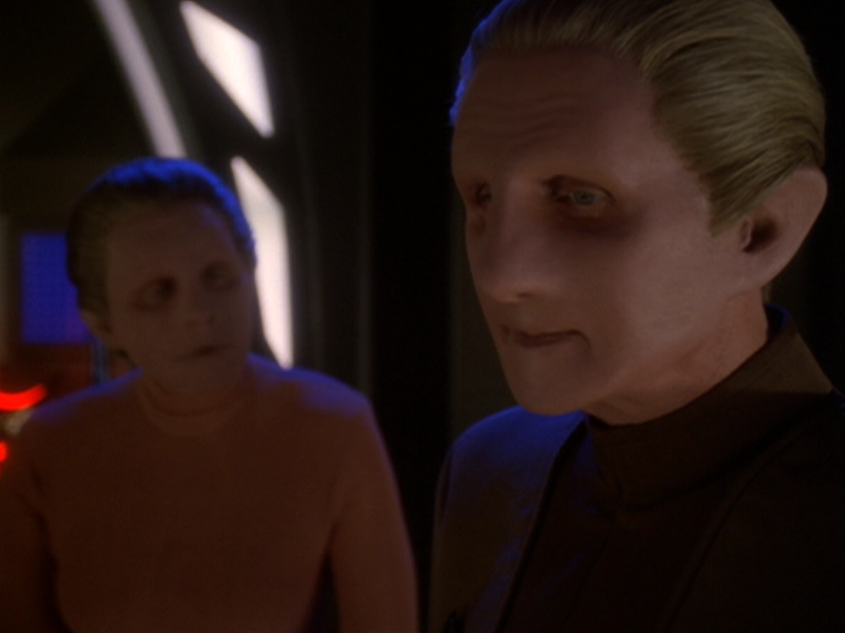 extant_StarTrek_DS9_6x05-FavorTheBold_00893.jpg