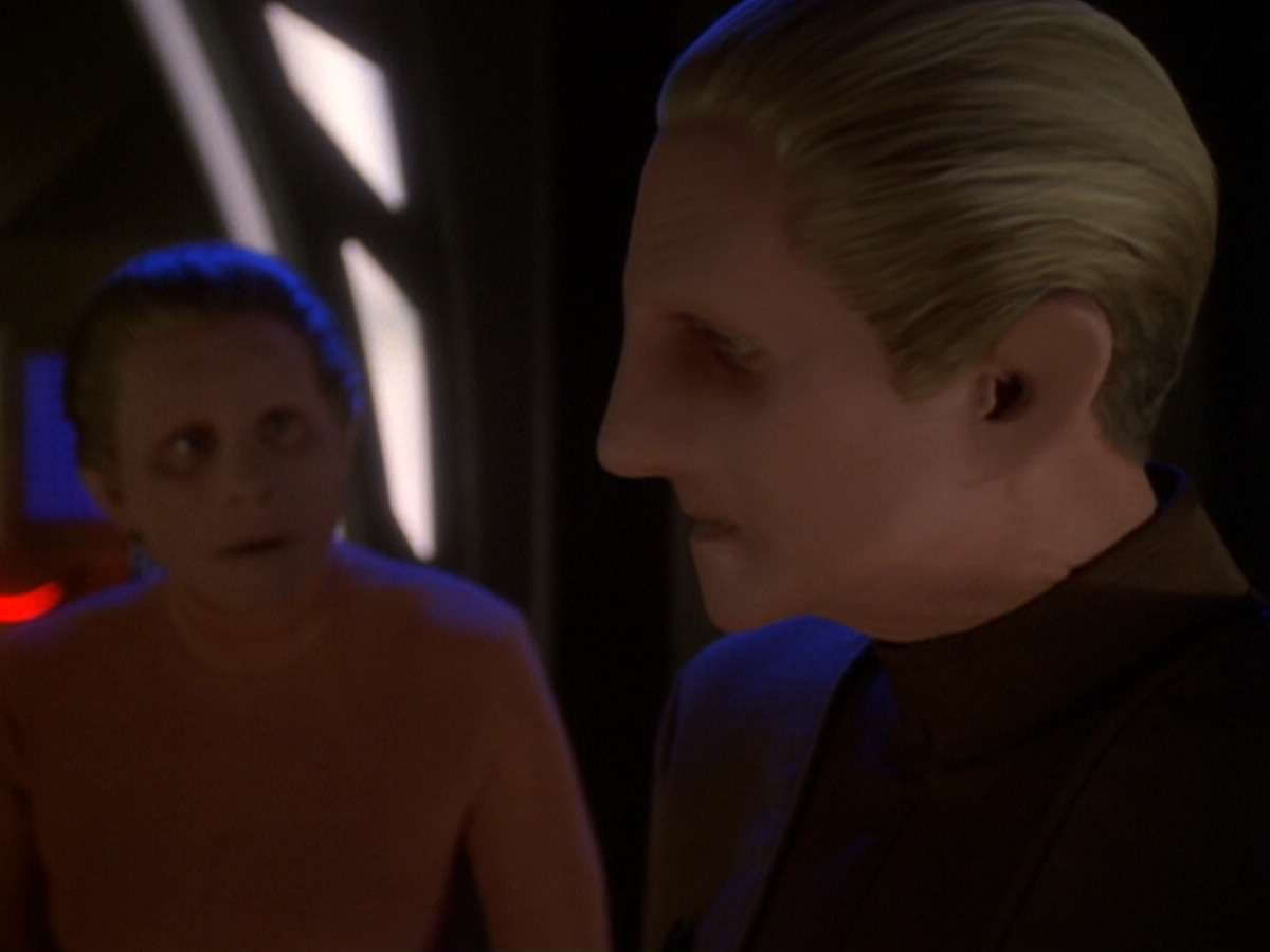 extant_StarTrek_DS9_6x05-FavorTheBold_00906.jpg
