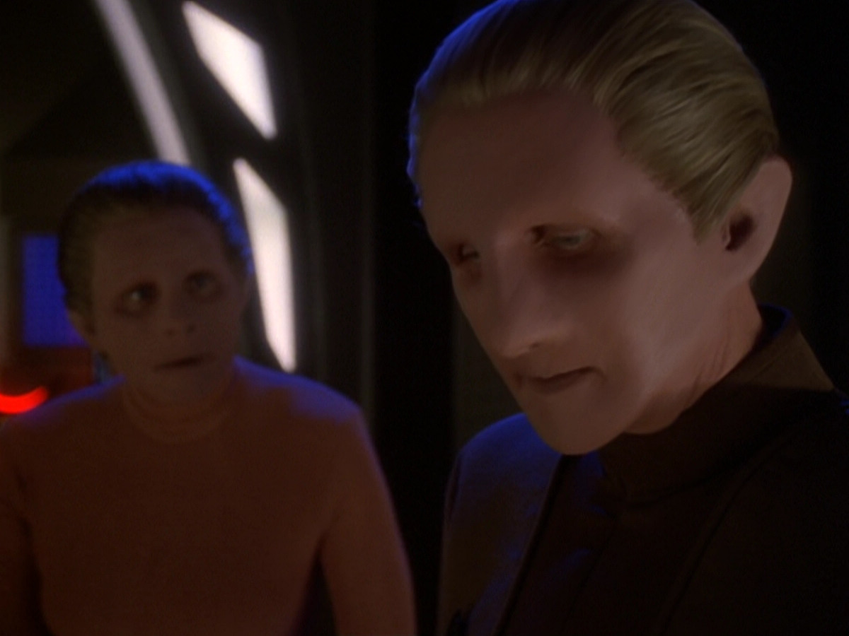 extant_StarTrek_DS9_6x05-FavorTheBold_00908.jpg