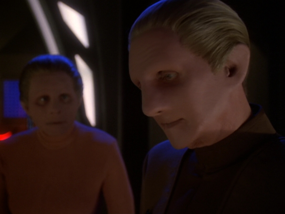 extant_StarTrek_DS9_6x05-FavorTheBold_00924.jpg