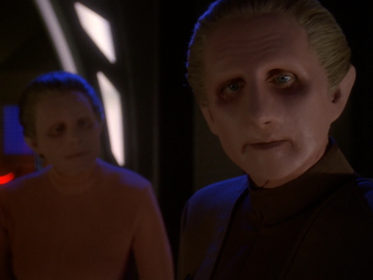 extant_StarTrek_DS9_6x05-FavorTheBold_00935.jpg