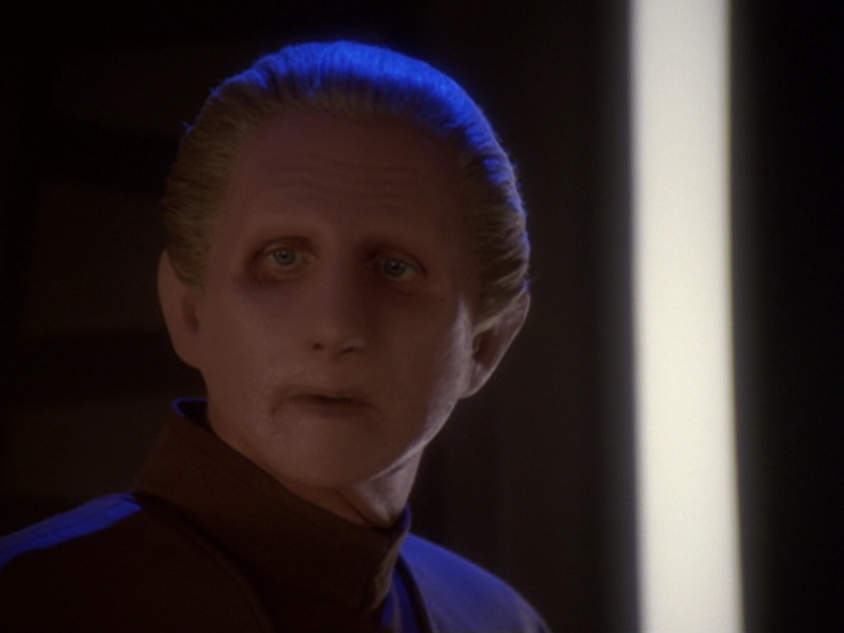 extant_StarTrek_DS9_6x05-FavorTheBold_00965.jpg