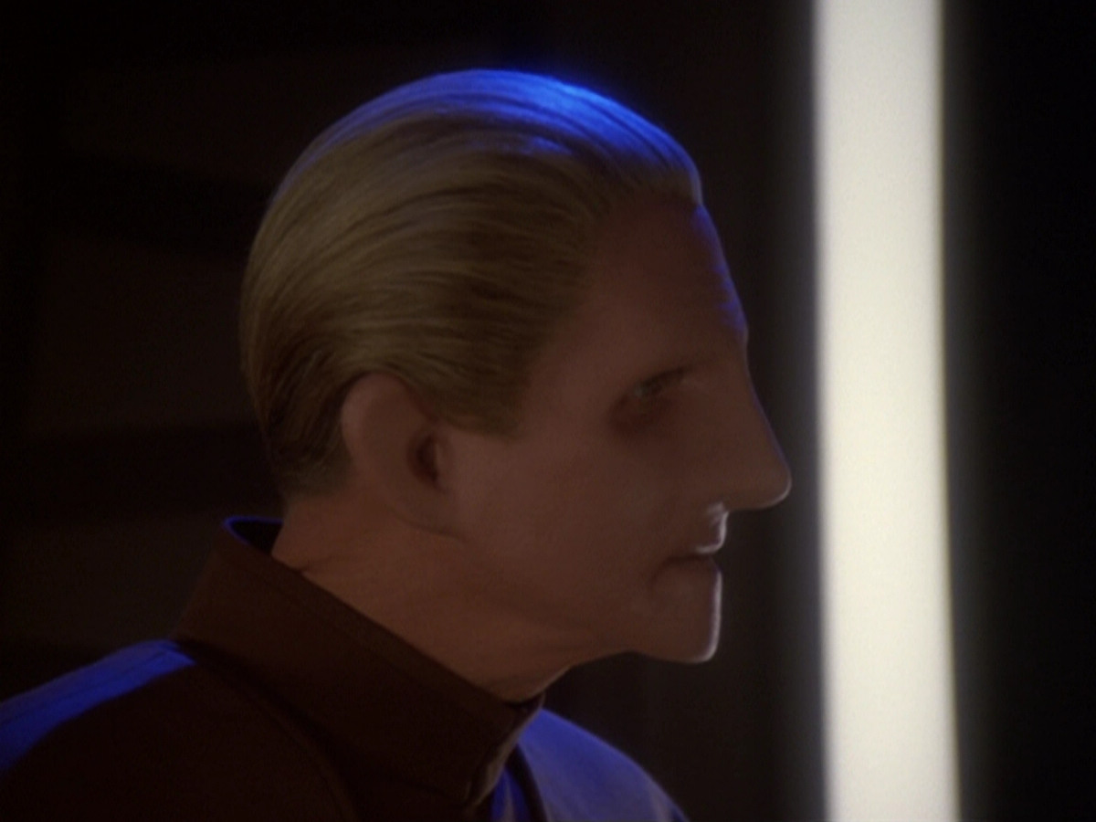 extant_StarTrek_DS9_6x05-FavorTheBold_00974.jpg