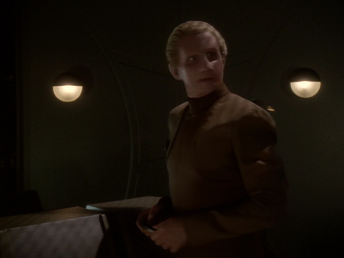 extant_StarTrek_DS9_6x05-FavorTheBold_01000.jpg