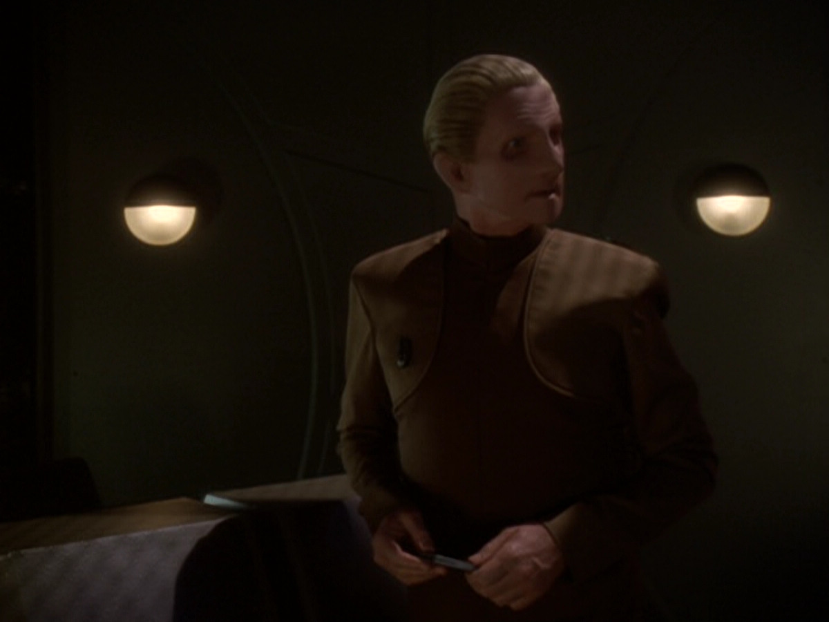 extant_StarTrek_DS9_6x05-FavorTheBold_01001.jpg