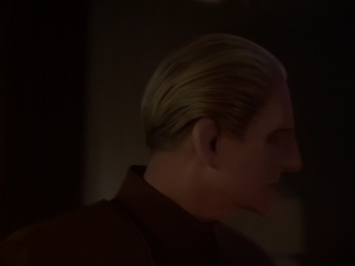 extant_StarTrek_DS9_6x05-FavorTheBold_01010.jpg