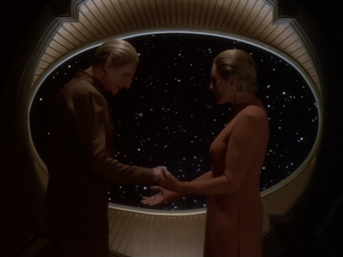 extant_StarTrek_DS9_6x05-FavorTheBold_01059.jpg