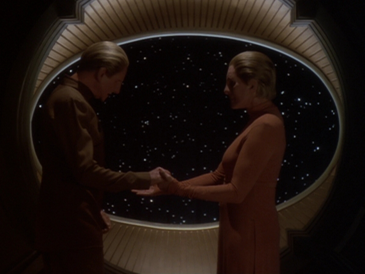 extant_StarTrek_DS9_6x05-FavorTheBold_01064.jpg