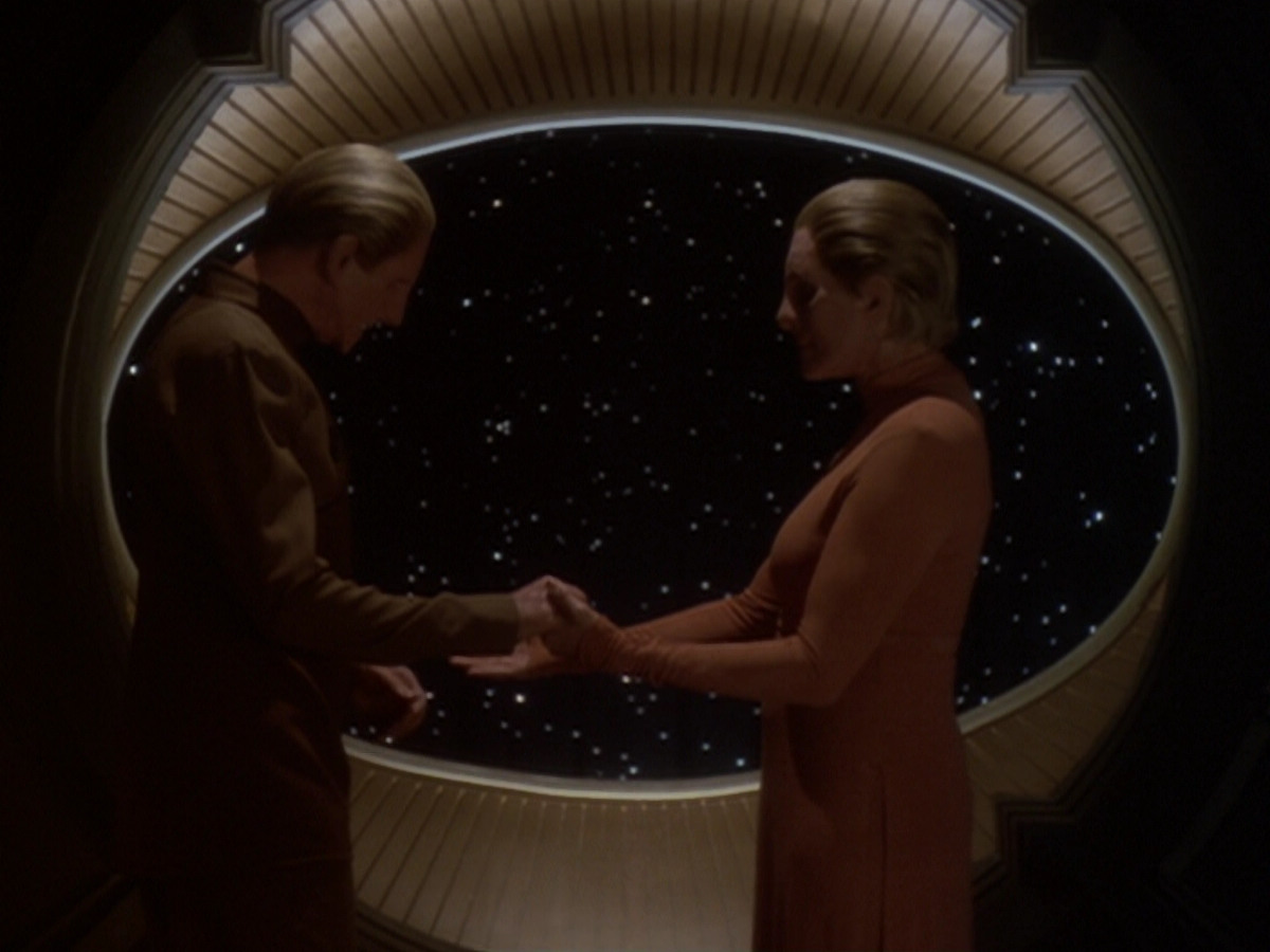 extant_StarTrek_DS9_6x05-FavorTheBold_01066.jpg