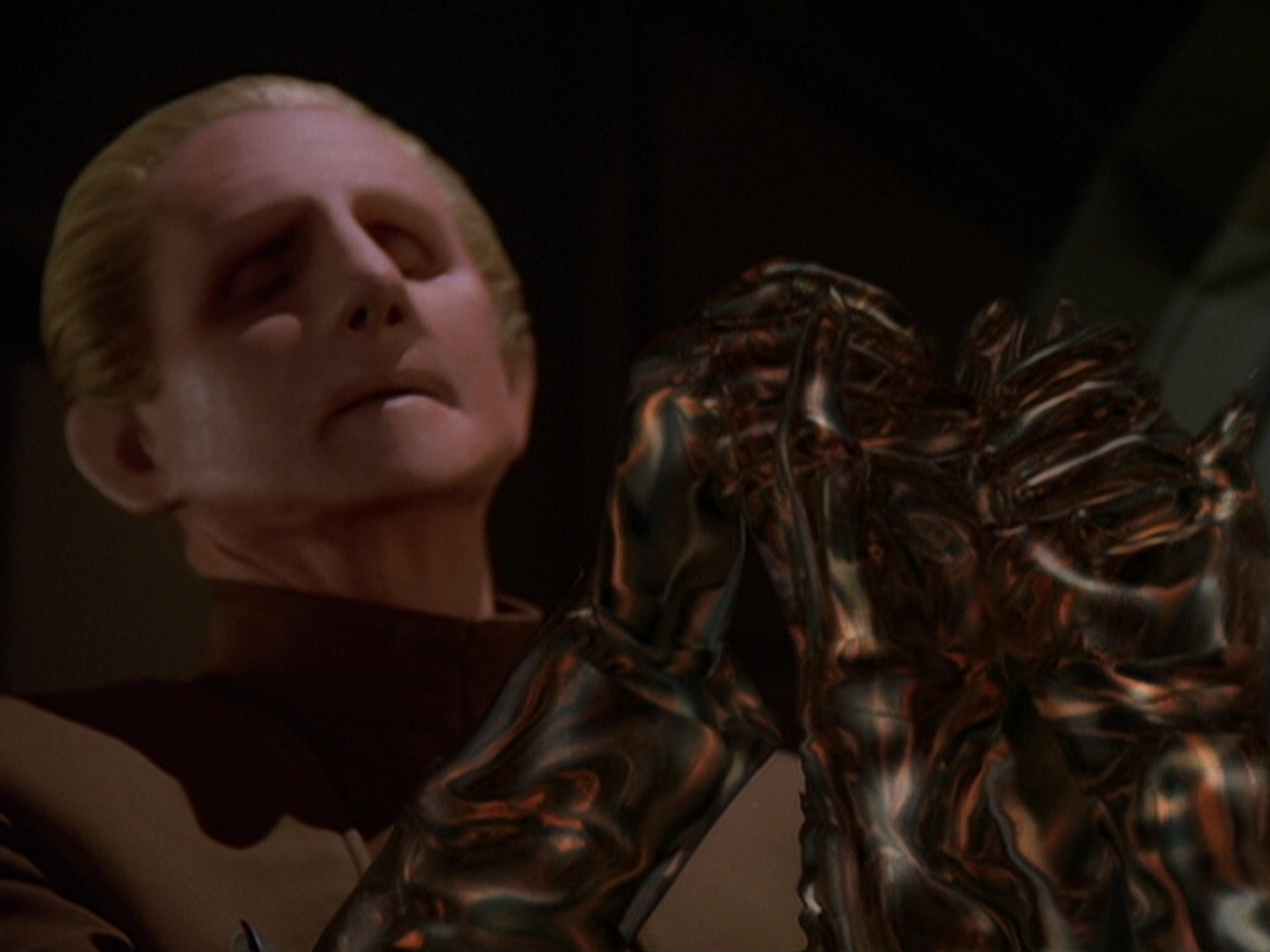 extant_StarTrek_DS9_6x05-FavorTheBold_01085.jpg