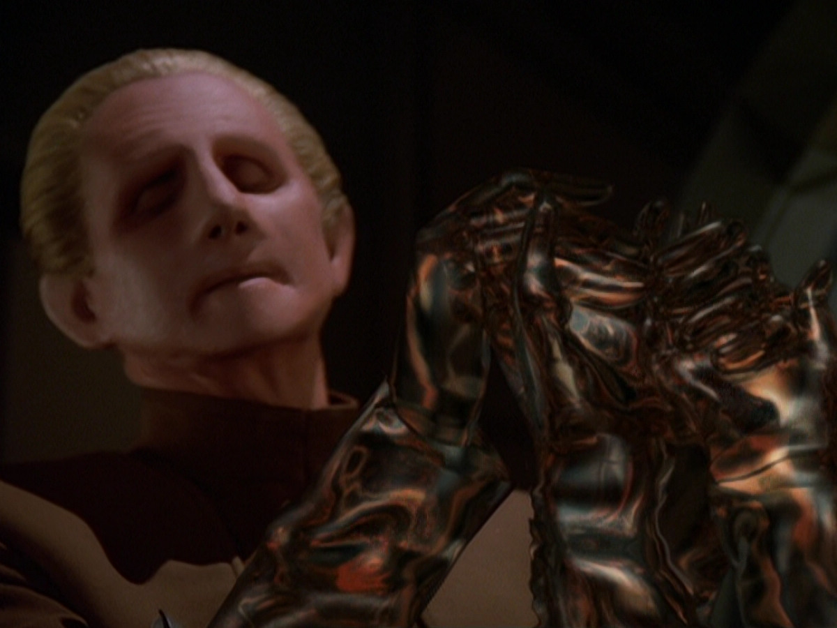 extant_StarTrek_DS9_6x05-FavorTheBold_01086.jpg