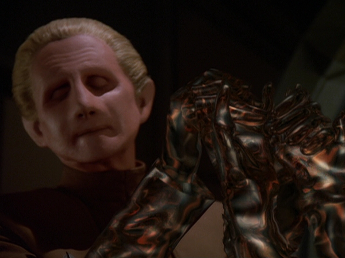 extant_StarTrek_DS9_6x05-FavorTheBold_01088.jpg
