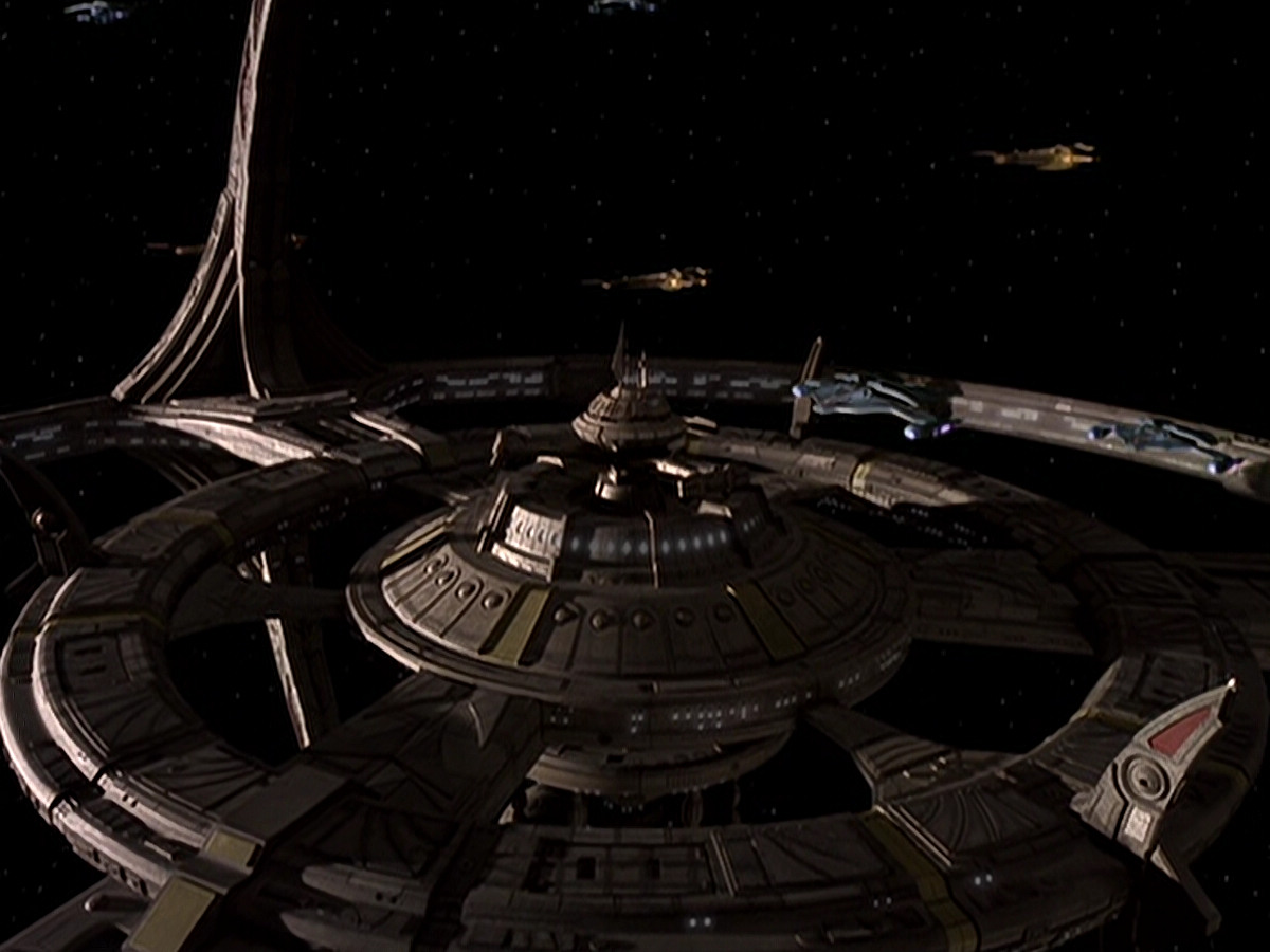 extant_StarTrek_DS9_6x05-FavorTheBold_01094.jpg