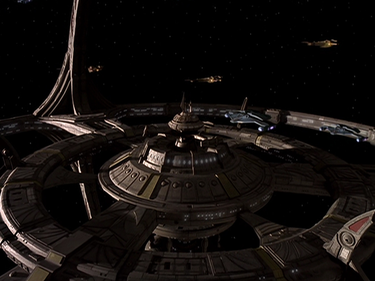 extant_StarTrek_DS9_6x05-FavorTheBold_01095.jpg