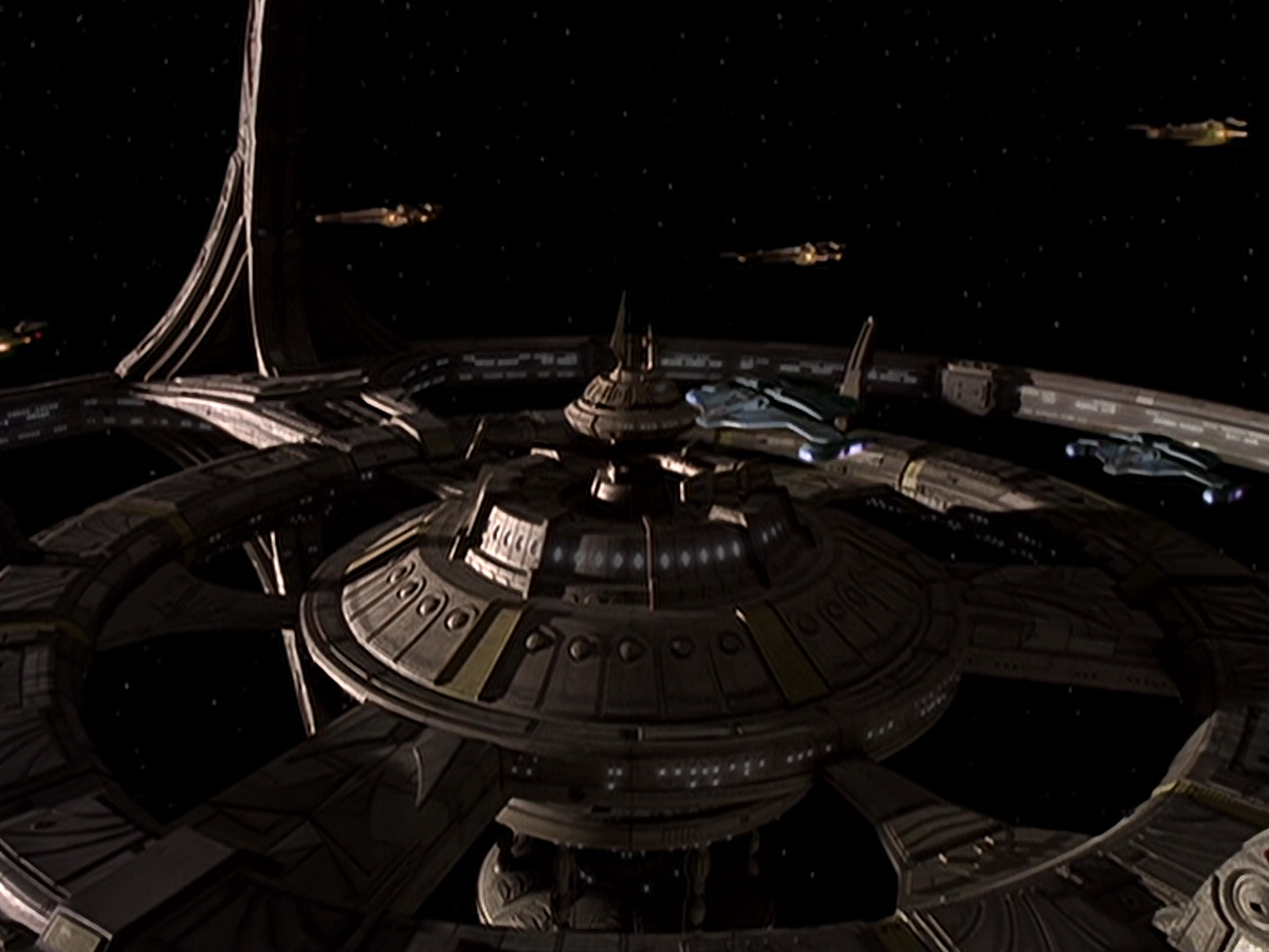 extant_StarTrek_DS9_6x05-FavorTheBold_01097.jpg