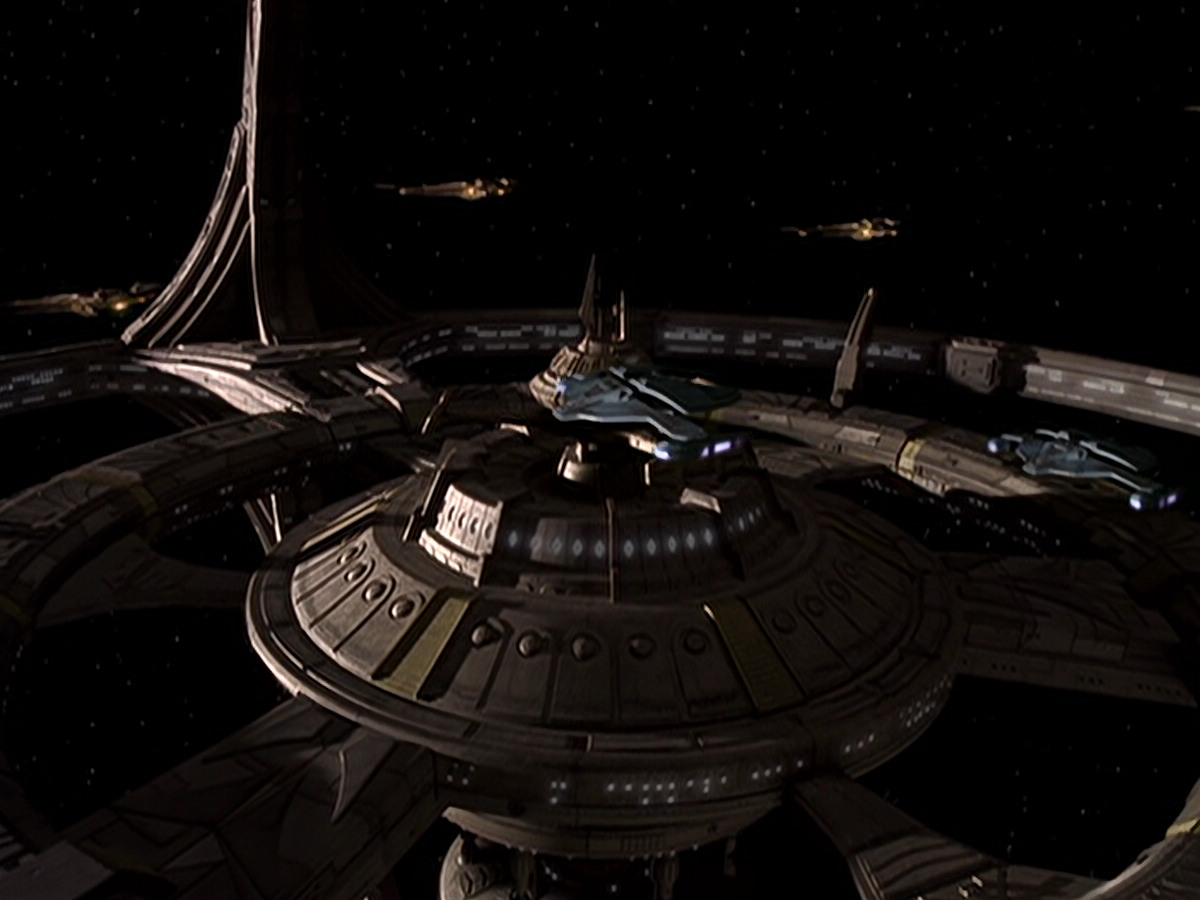 extant_StarTrek_DS9_6x05-FavorTheBold_01099.jpg