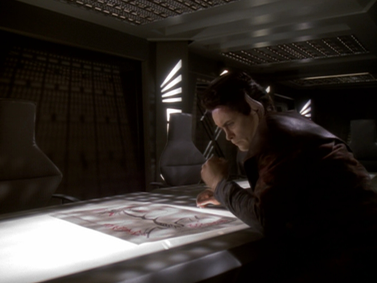 extant_StarTrek_DS9_6x05-FavorTheBold_01122.jpg