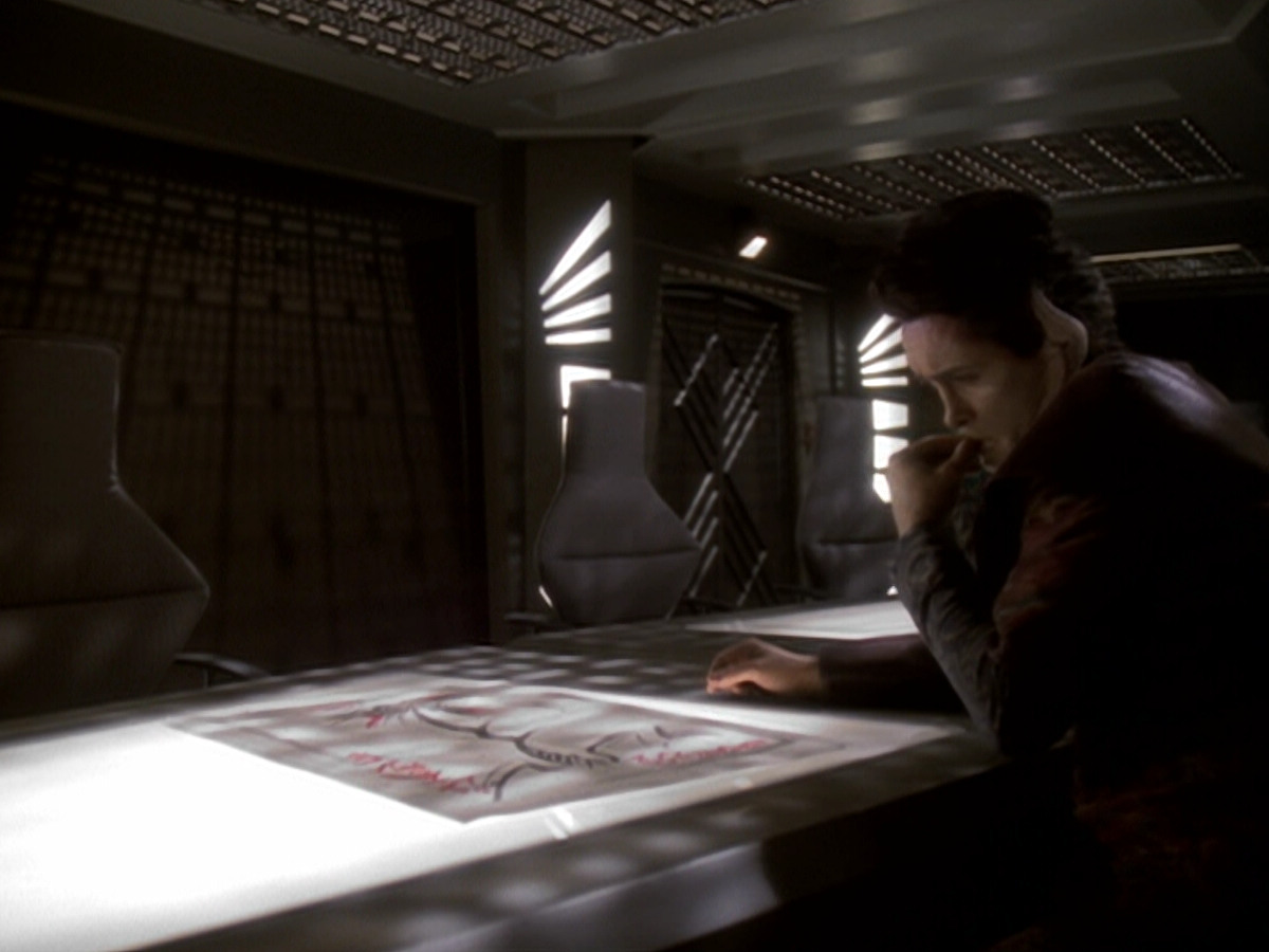 extant_StarTrek_DS9_6x05-FavorTheBold_01124.jpg
