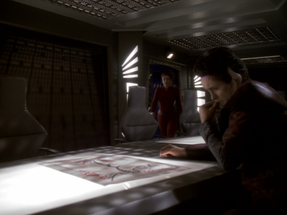 extant_StarTrek_DS9_6x05-FavorTheBold_01130.jpg