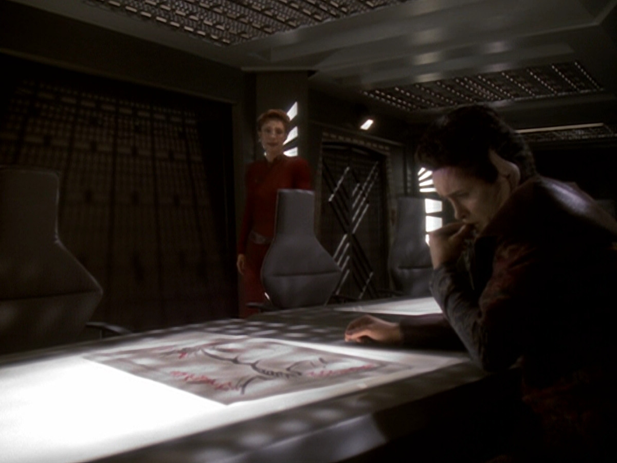 extant_StarTrek_DS9_6x05-FavorTheBold_01132.jpg