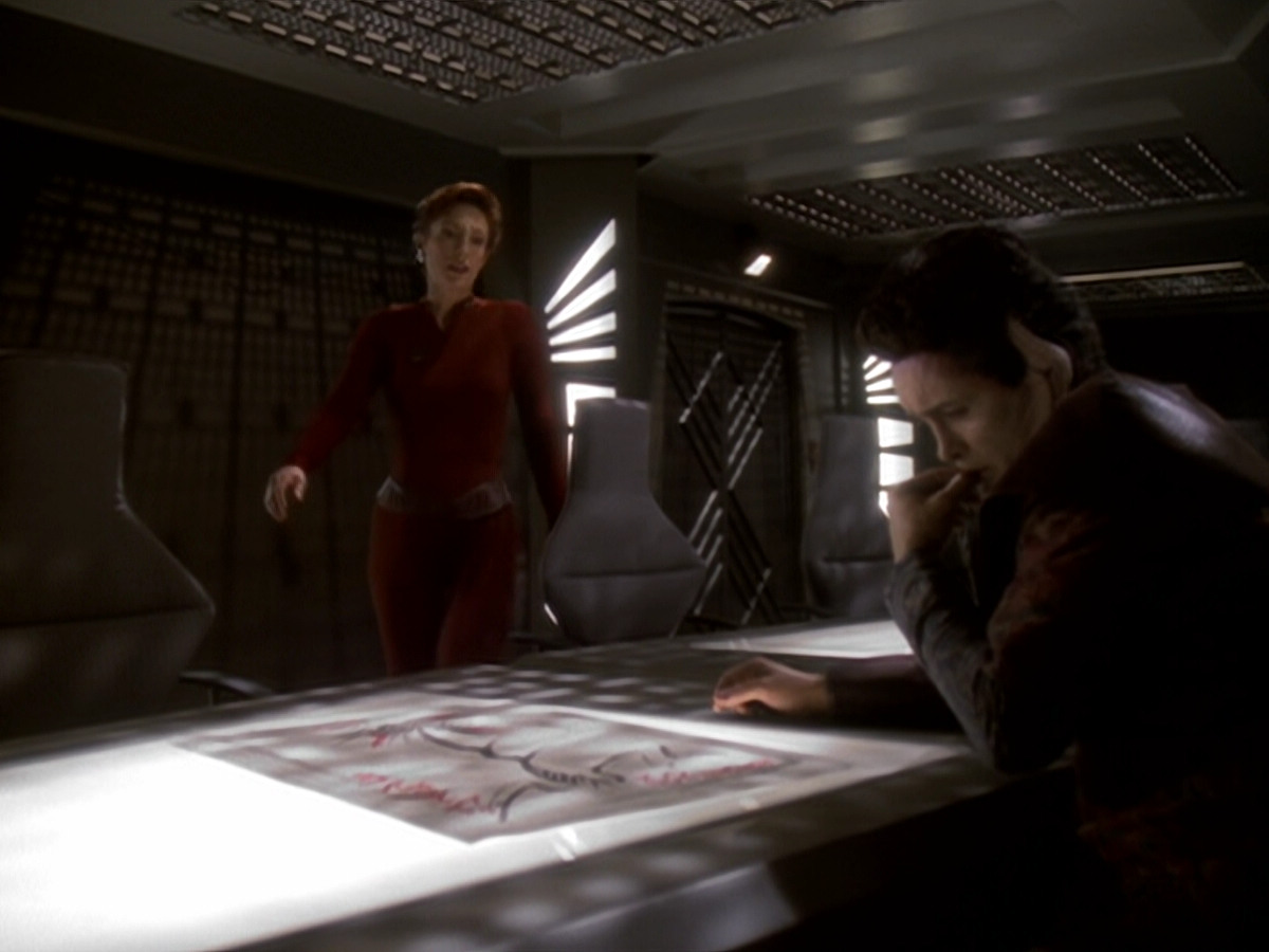 extant_StarTrek_DS9_6x05-FavorTheBold_01133.jpg